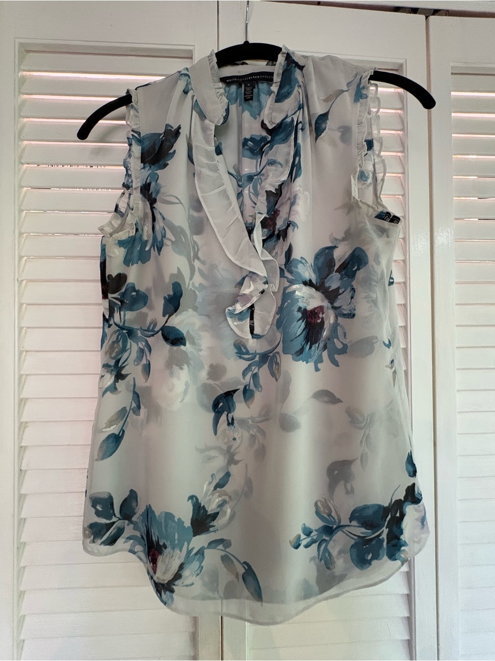 White House Black Market Sleeveless Ruffle V-Neck Floral Blouse - Blue Floral